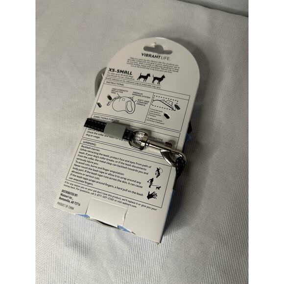 Vibrant Life 13-FT Retractable Tape Dog Leash XS Extra Small 26 lbs - Picture 2 of 2